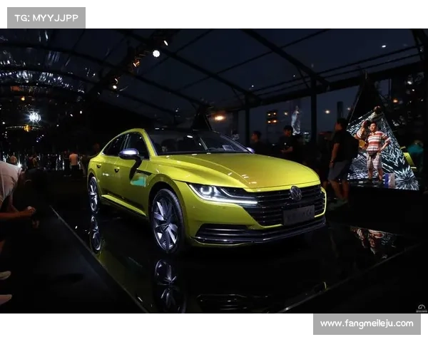 全新一代CC国内首改,最美大众搭配低趴姿态堪称颜值巅峰! 全新一代CC国内首改,最美大众搭配低趴姿态堪称颜值巅峰!